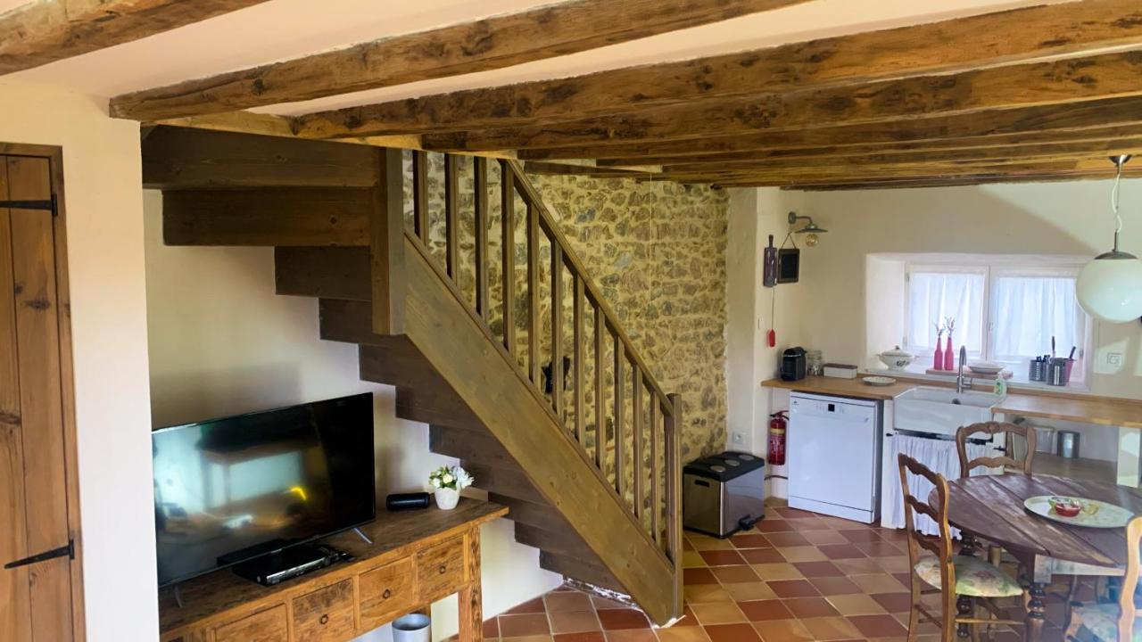 A L'Ombre Du Marronnier GITES La Peruse Extérieur photo